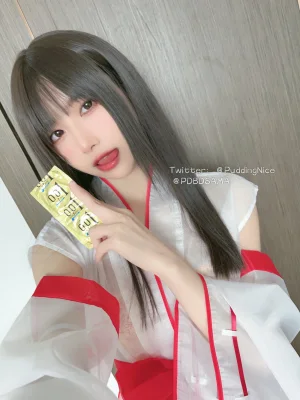 布丁大法《C4莓果挞》主题写真：62张全套美图，含4个视频