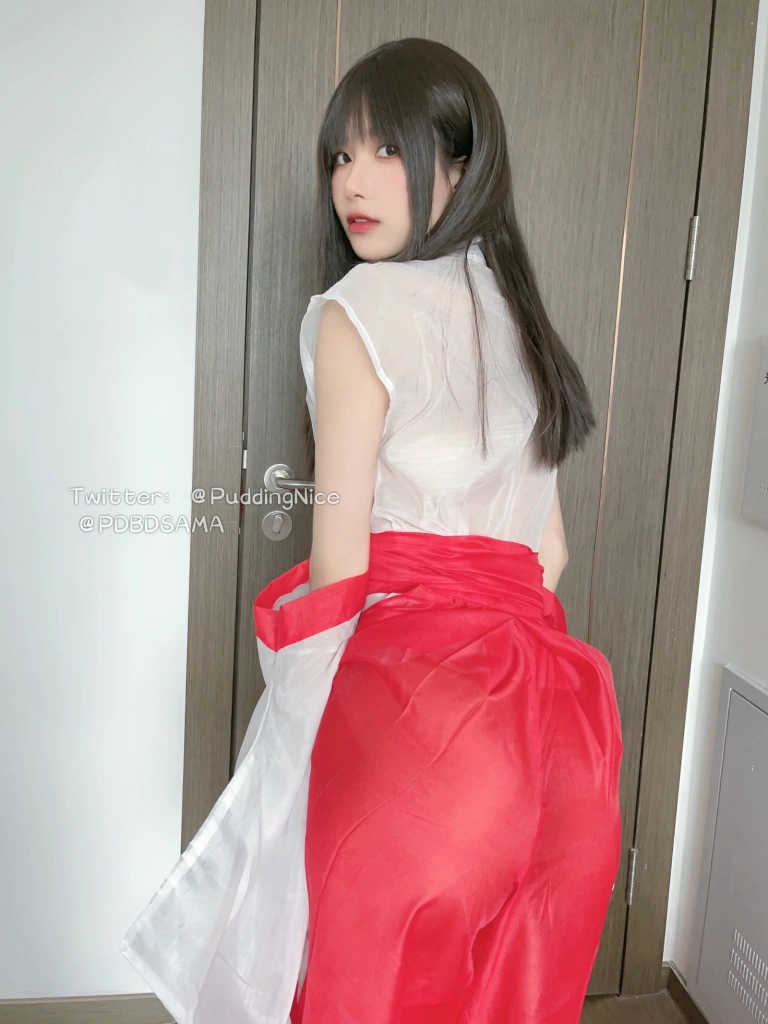 布丁大法《C4莓果挞》主题写真：62张全套美图，含4个视频