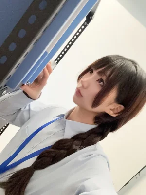 雫しずく《[Fantia] 2025年08月订阅》主题写真：257张全套美图，含2个视频