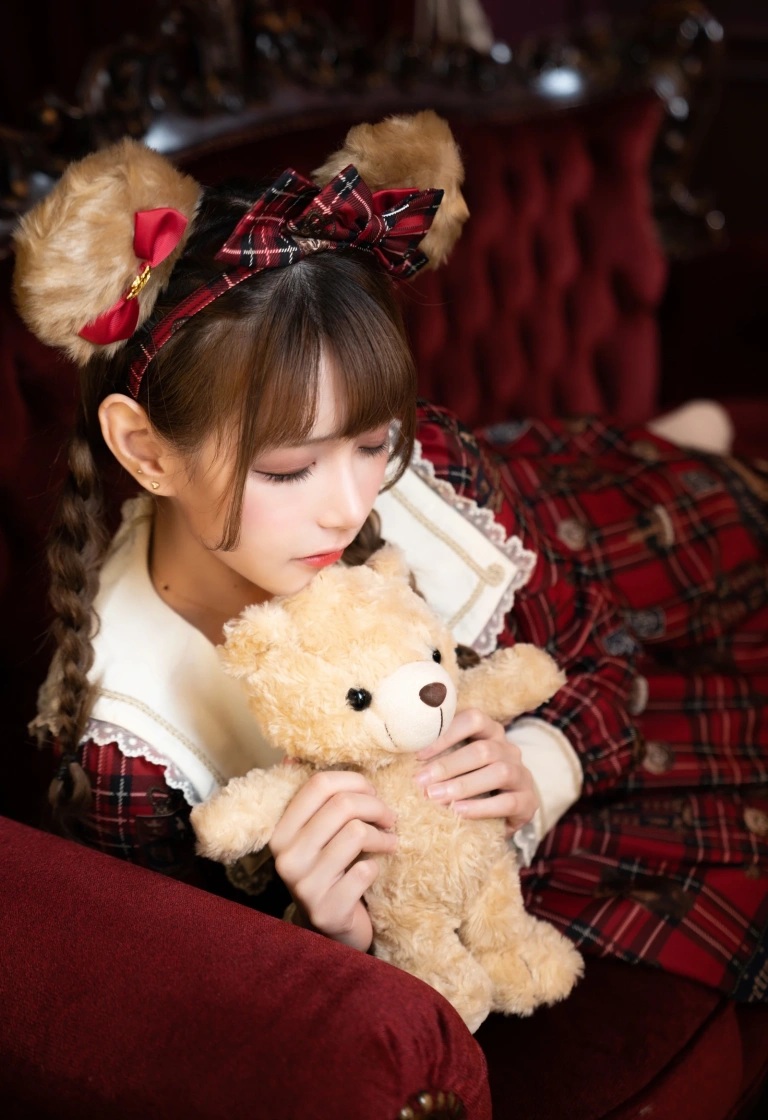 凛子酱《Lolita 泰迪熊》主题写真：10张全套美图