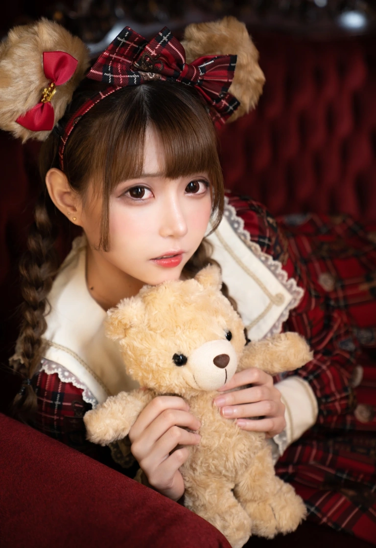 凛子酱《Lolita 泰迪熊》主题写真：10张全套美图
