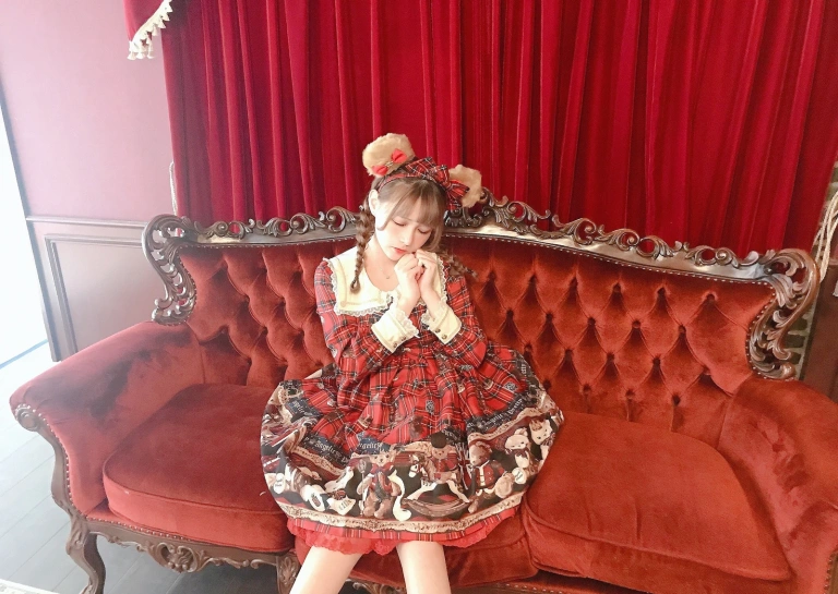 凛子酱《Lolita 泰迪熊》主题写真：10张全套美图
