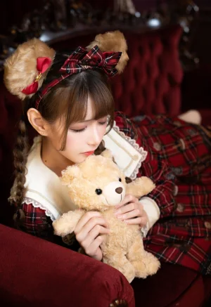 凛子酱《Lolita 泰迪熊》主题写真：10张全套美图