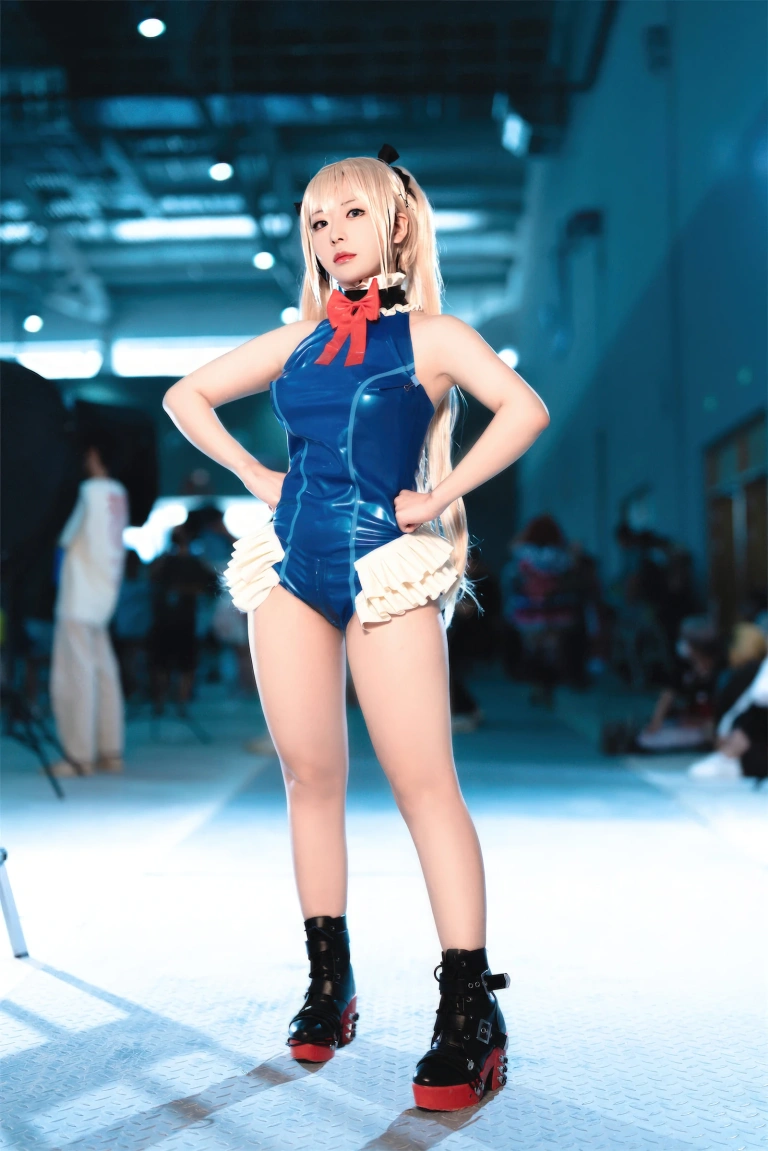 虎森森《漫展 玛丽萝丝》主题写真：20张全套美图