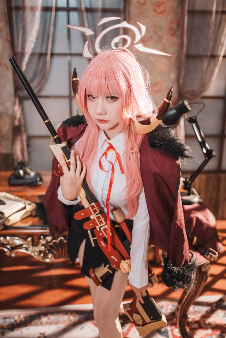是一只熊仔《碧蓝档案 陆八魔爱瑠》主题写真：20张全套美图