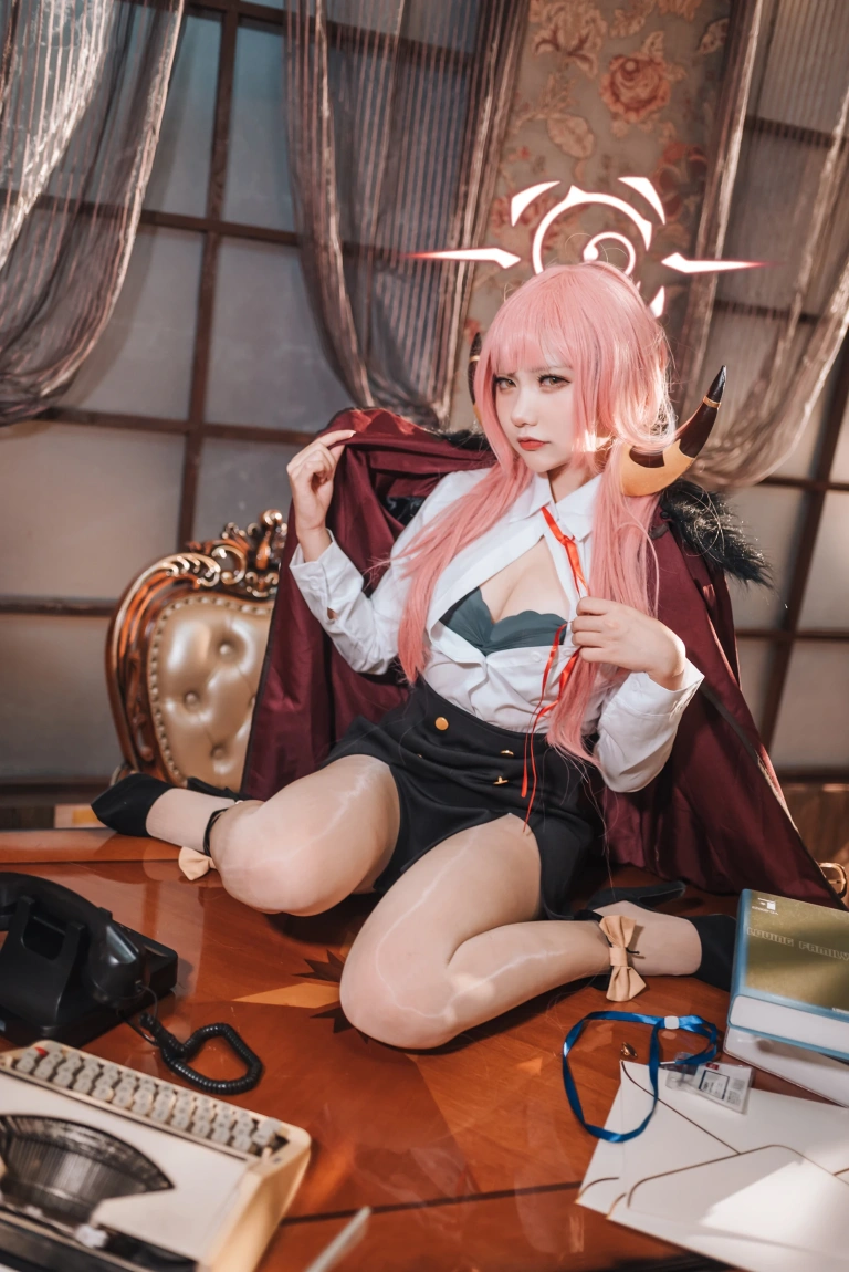 是一只熊仔《碧蓝档案 陆八魔爱瑠》主题写真：20张全套美图