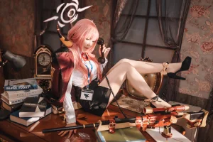 是一只熊仔《碧蓝档案 陆八魔爱瑠》主题写真：20张全套美图