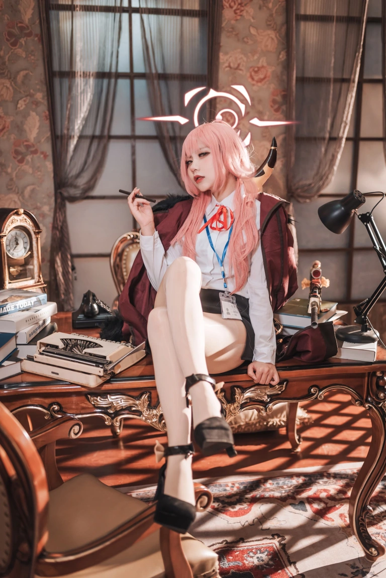 是一只熊仔《碧蓝档案 陆八魔爱瑠》主题写真：20张全套美图