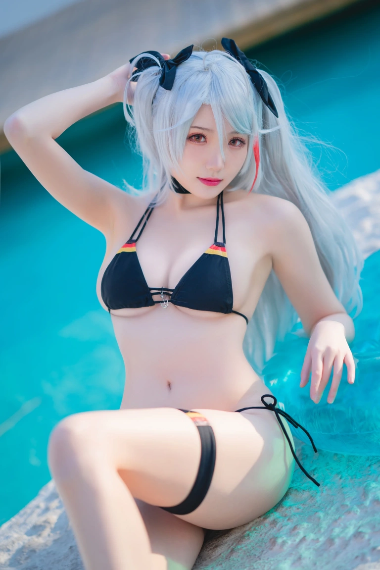 瓜希酱《欧根亲王》主题写真：20张全套美图