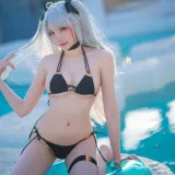 瓜希酱《欧根亲王》主题写真：20张全套美图