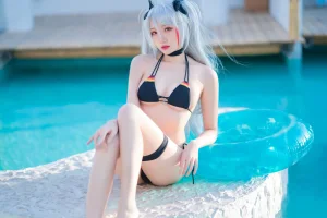 瓜希酱《欧根亲王》主题写真：20张全套美图