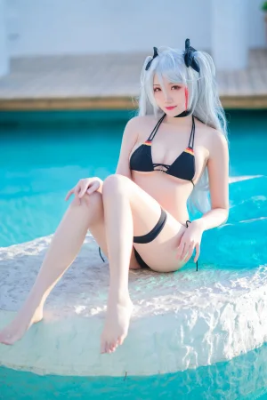 瓜希酱《欧根亲王》主题写真：20张全套美图
