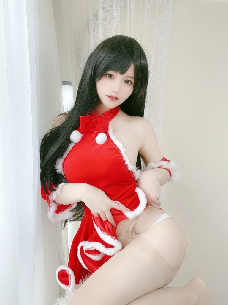 小仓千代《红色圣诞礼物裙》主题写真：23张全套美图
