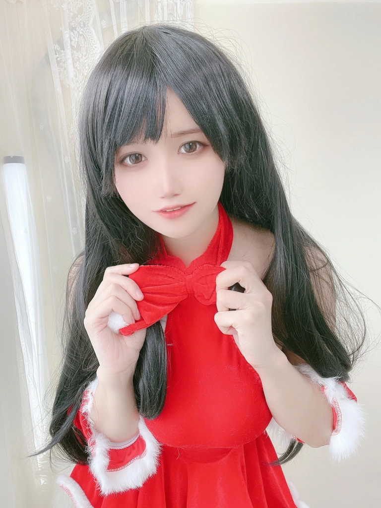 小仓千代《红色圣诞礼物裙》主题写真：23张全套美图