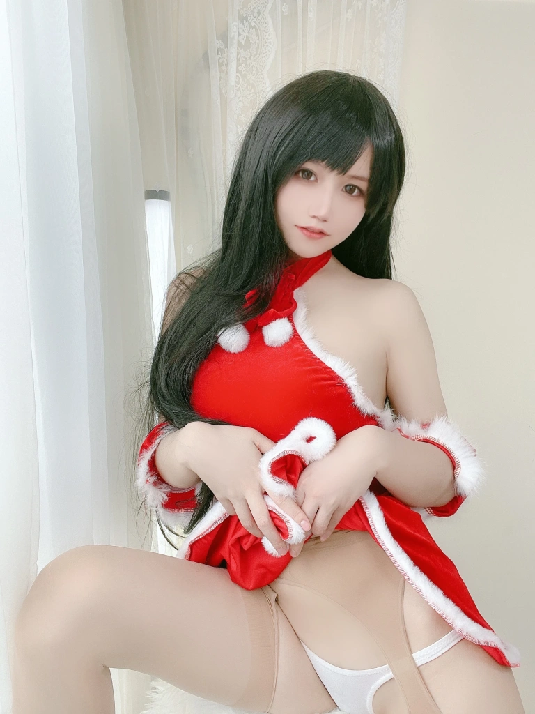 小仓千代《红色圣诞礼物裙》主题写真：23张全套美图