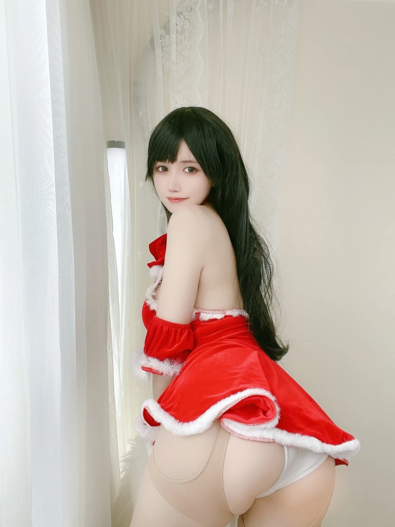 小仓千代《红色圣诞礼物裙》主题写真：23张全套美图