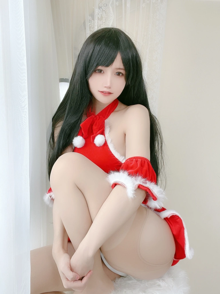 小仓千代《红色圣诞礼物裙》主题写真：23张全套美图