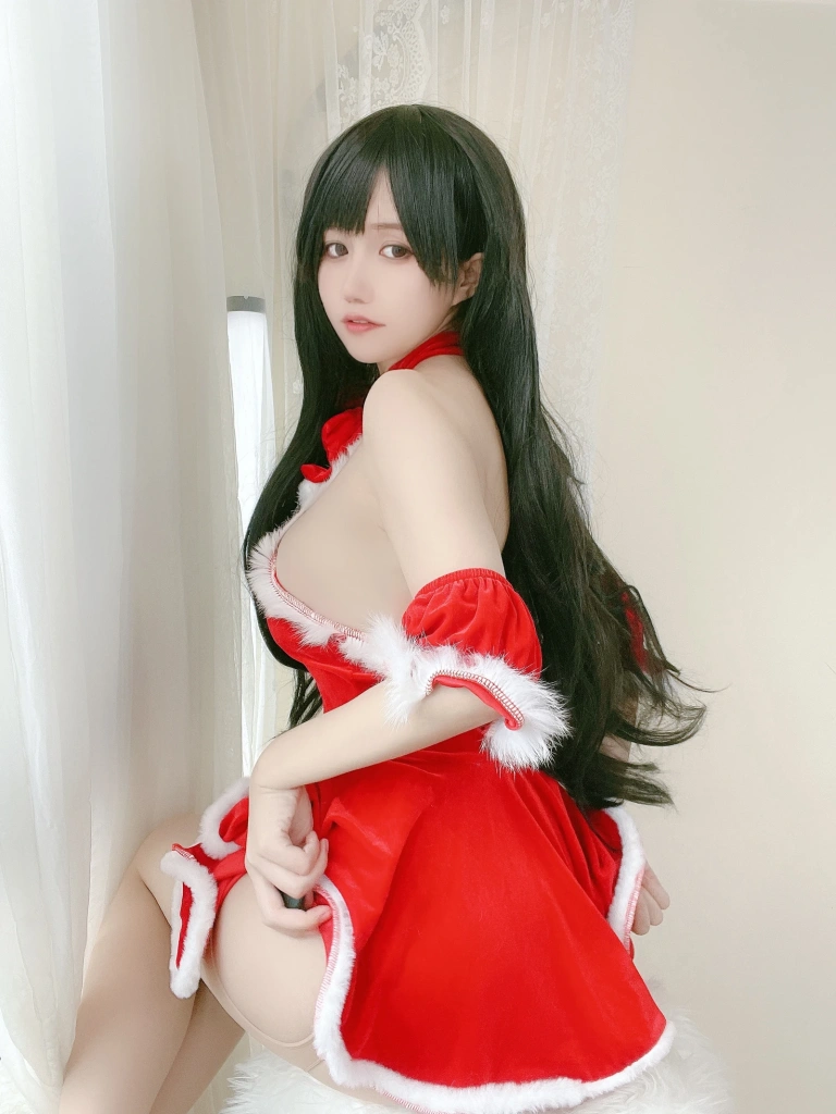 小仓千代《红色圣诞礼物裙》主题写真：23张全套美图