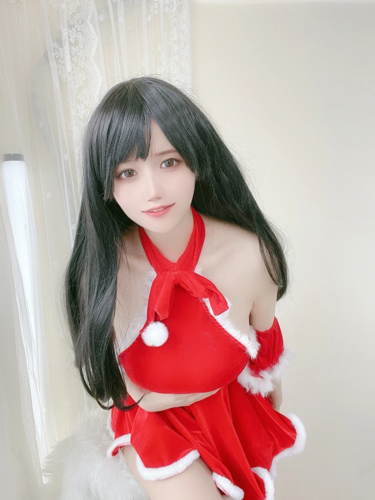 小仓千代《红色圣诞礼物裙》主题写真：23张全套美图