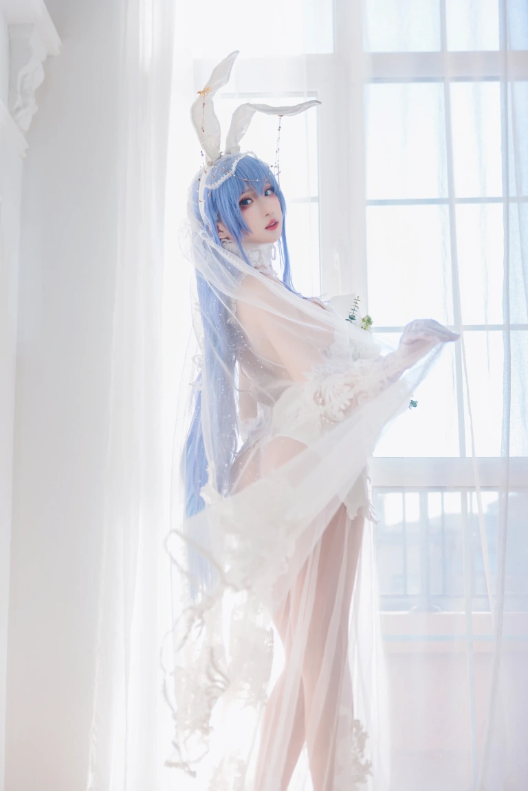 瓦斯塔亚小龙虾《碧蓝航线 新泽西 花园白雪之仪》主题写真：26张全套美图