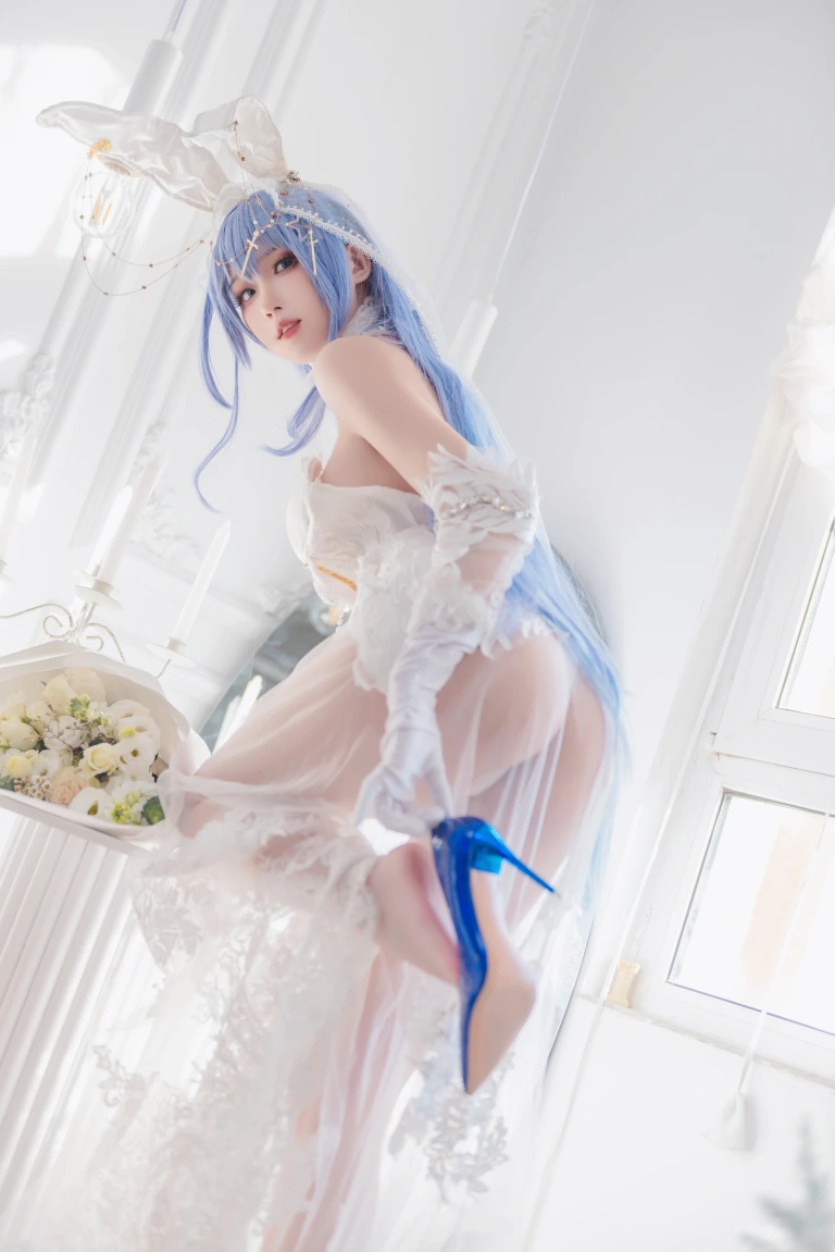 瓦斯塔亚小龙虾《碧蓝航线 新泽西 花园白雪之仪》主题写真：26张全套美图