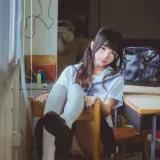 桜桃喵《蓝白水手服》主题写真：39张全套美图