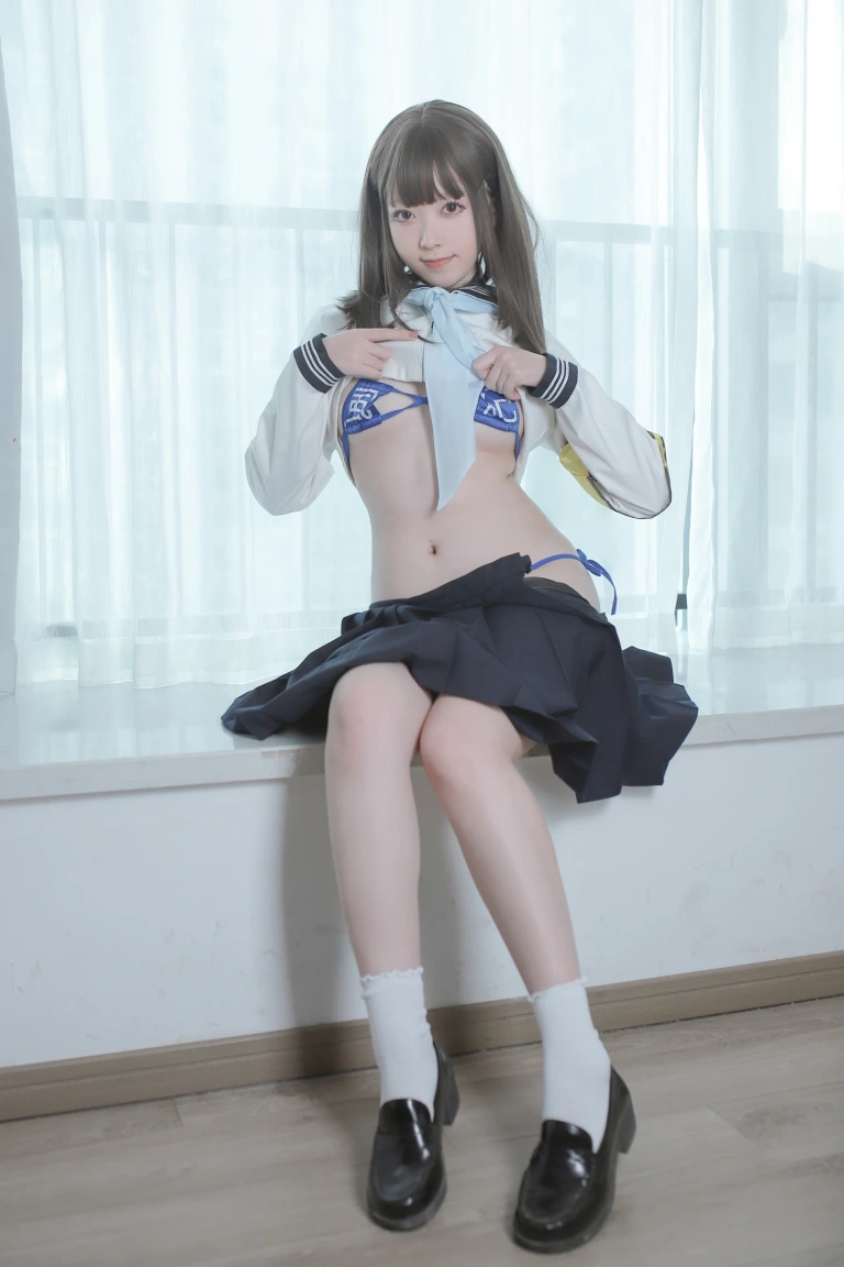 朝霧愛《风纪委员》主题写真：40张全套美图