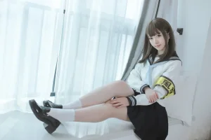朝霧愛《风纪委员》主题写真：40张全套美图