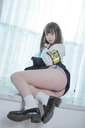 朝霧愛《风纪委员》主题写真：40张全套美图