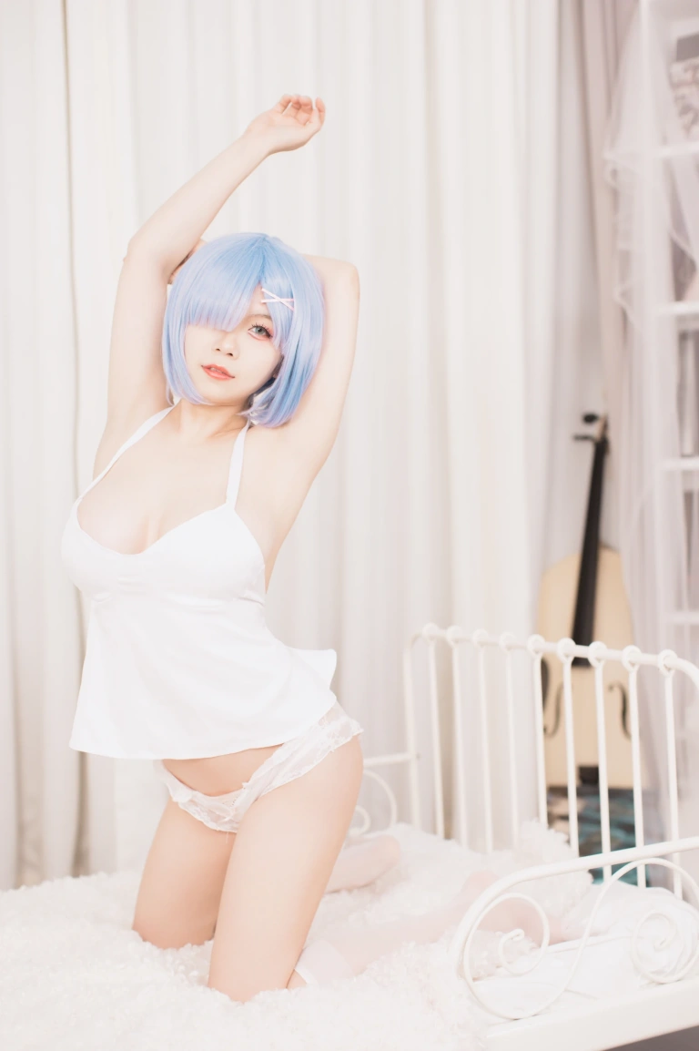 末夜《舰长 蕾姆》主题写真：42张全套美图