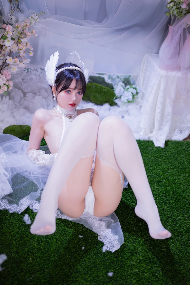 星黛鹿鹿《白丝花嫁》主题写真：50张全套美图