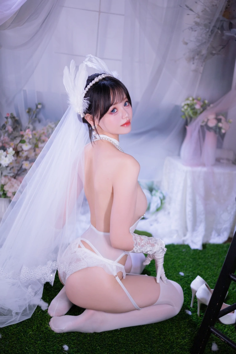 星黛鹿鹿《白丝花嫁》主题写真：50张全套美图