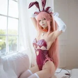三無人型《露露姆》主题写真：50张全套美图