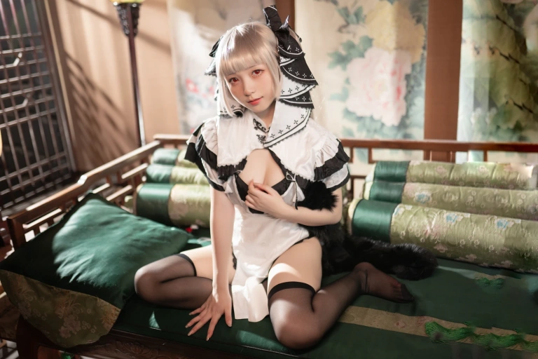 花铃《可畏旗袍》主题写真：84张全套美图