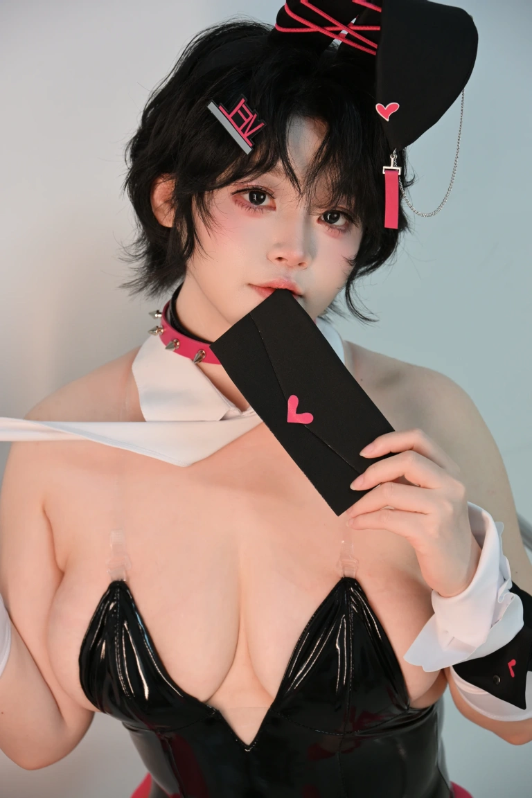 一只毛毛帽《毛毛帽 NO.016 – 粉色兔女郎》主题写真：89张全套美图