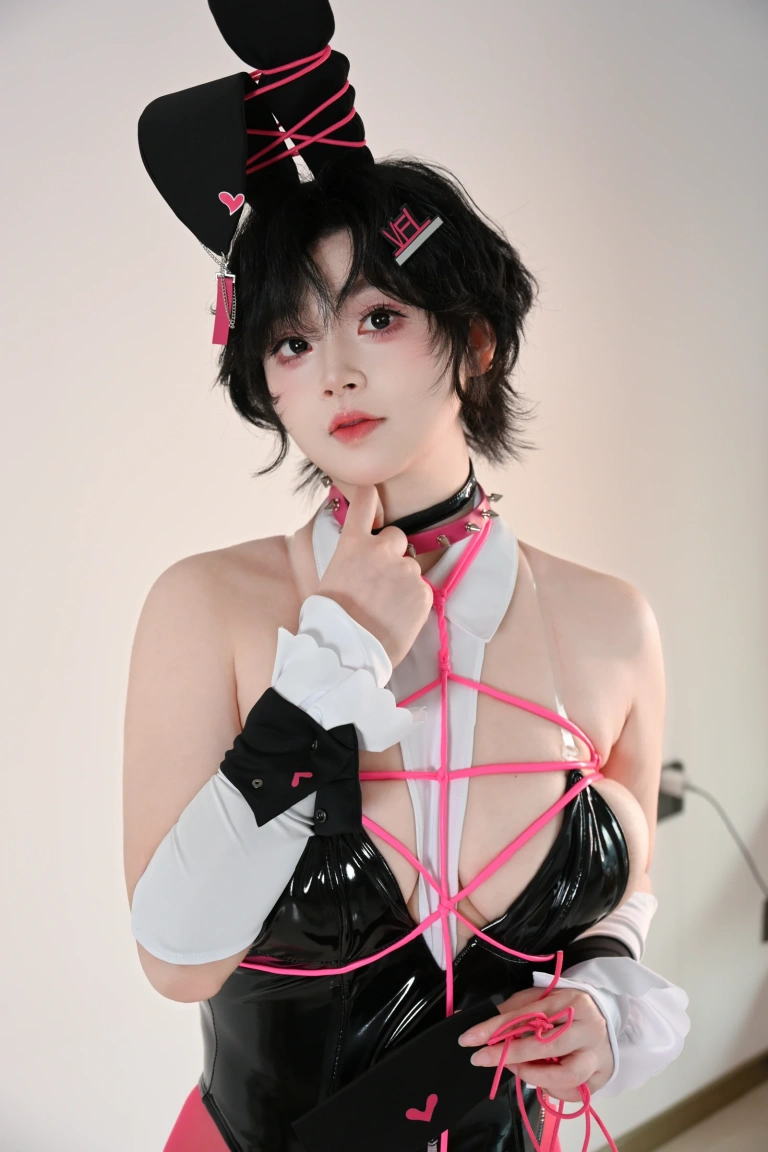 一只毛毛帽《毛毛帽 NO.016 – 粉色兔女郎》主题写真：89张全套美图