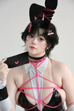 一只毛毛帽《毛毛帽 NO.016 – 粉色兔女郎》主题写真：89张全套美图