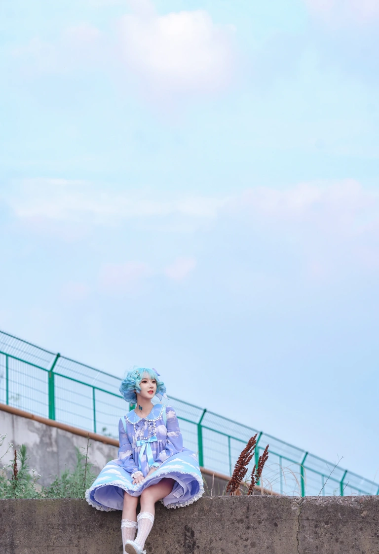 阿包也是兔娘《Lolita蓝裙》主题写真：9张全套美图