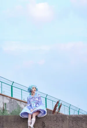 阿包也是兔娘《Lolita蓝裙》主题写真：9张全套美图