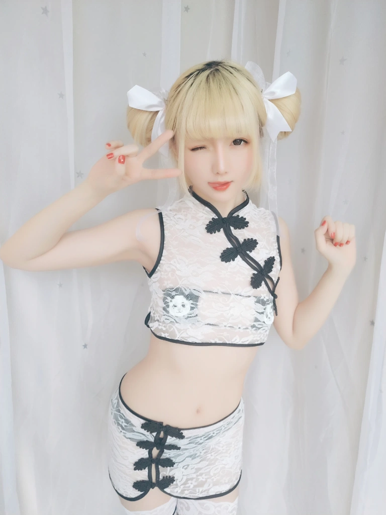 星之迟迟《VOL.16 熊猫旗袍》主题写真：61张全套美图