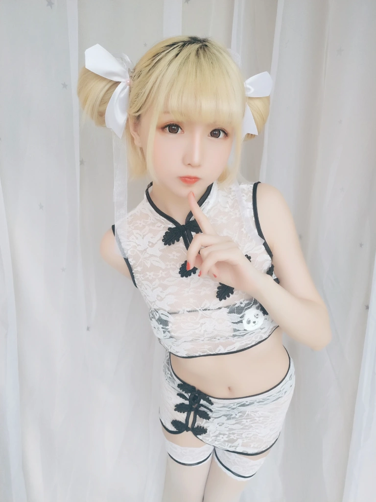 星之迟迟《VOL.16 熊猫旗袍》主题写真：61张全套美图