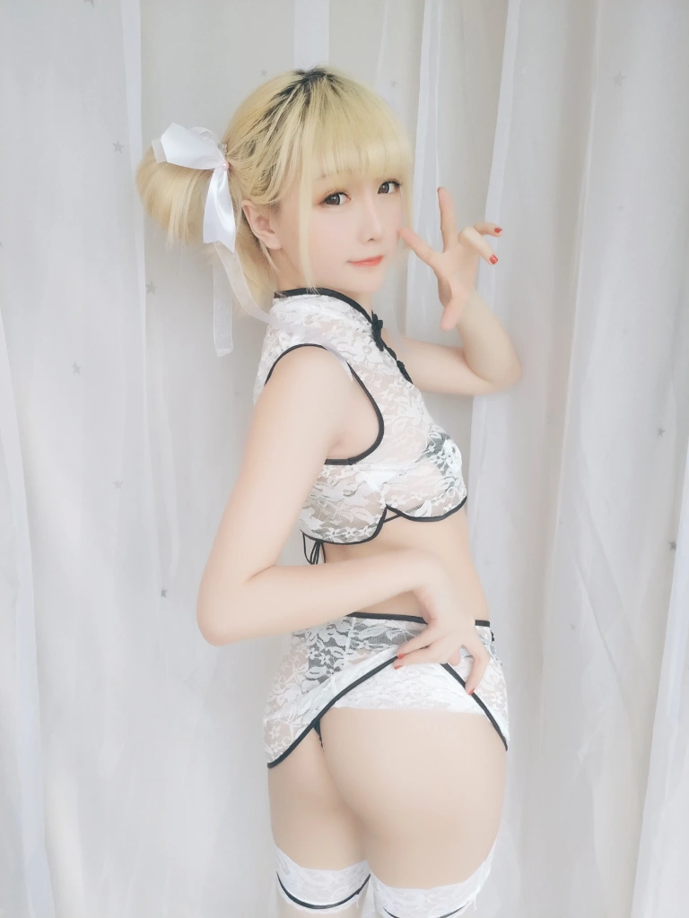星之迟迟《VOL.16 熊猫旗袍》主题写真：61张全套美图
