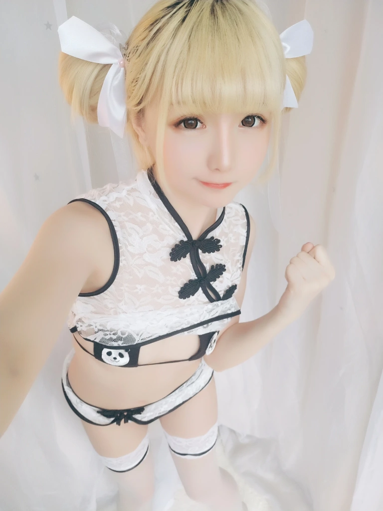 星之迟迟《VOL.16 熊猫旗袍》主题写真：61张全套美图