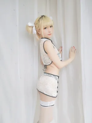 星之迟迟《VOL.16 熊猫旗袍》主题写真：61张全套美图