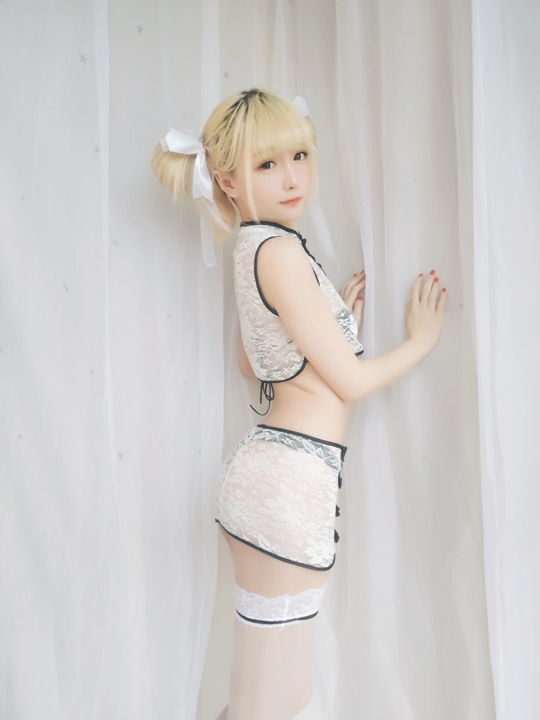 星之迟迟《VOL.16 熊猫旗袍》主题写真：61张全套美图
