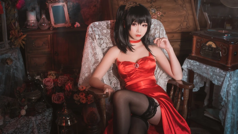 面饼仙儿《大凤》主题写真：15张全套美图