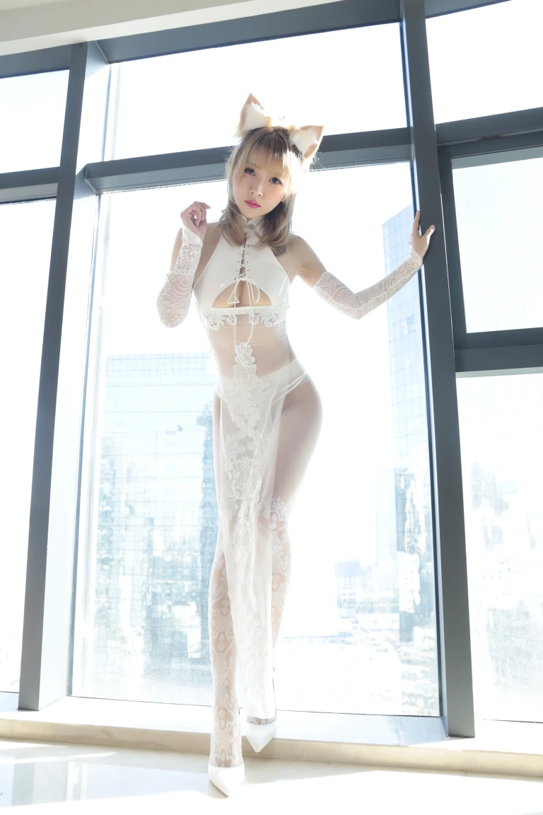 小女巫露娜《白色恋人》主题写真：21张全套美图