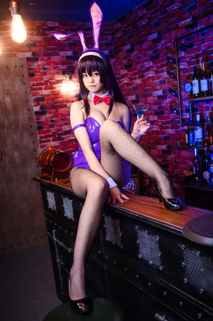 蜜汁猫裘《诗羽兔女郎》主题写真：25张全套美图