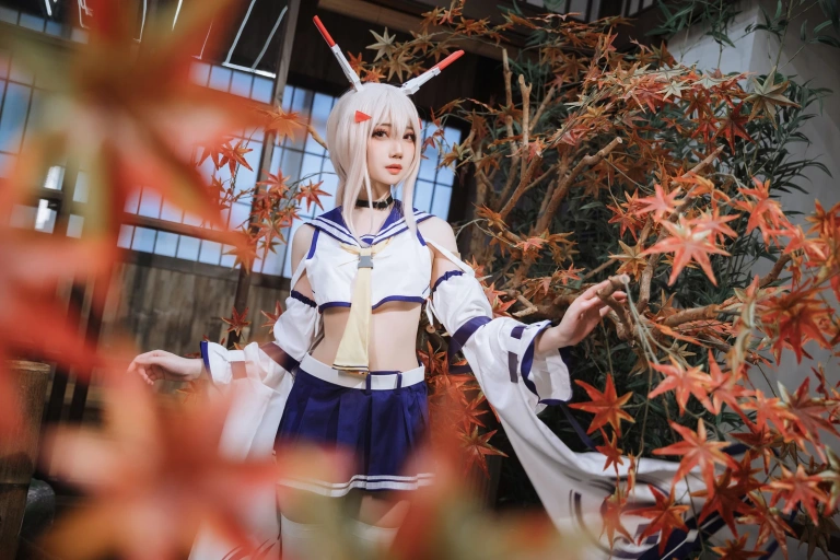 焖焖碳《绫波改》主题写真：25张全套美图