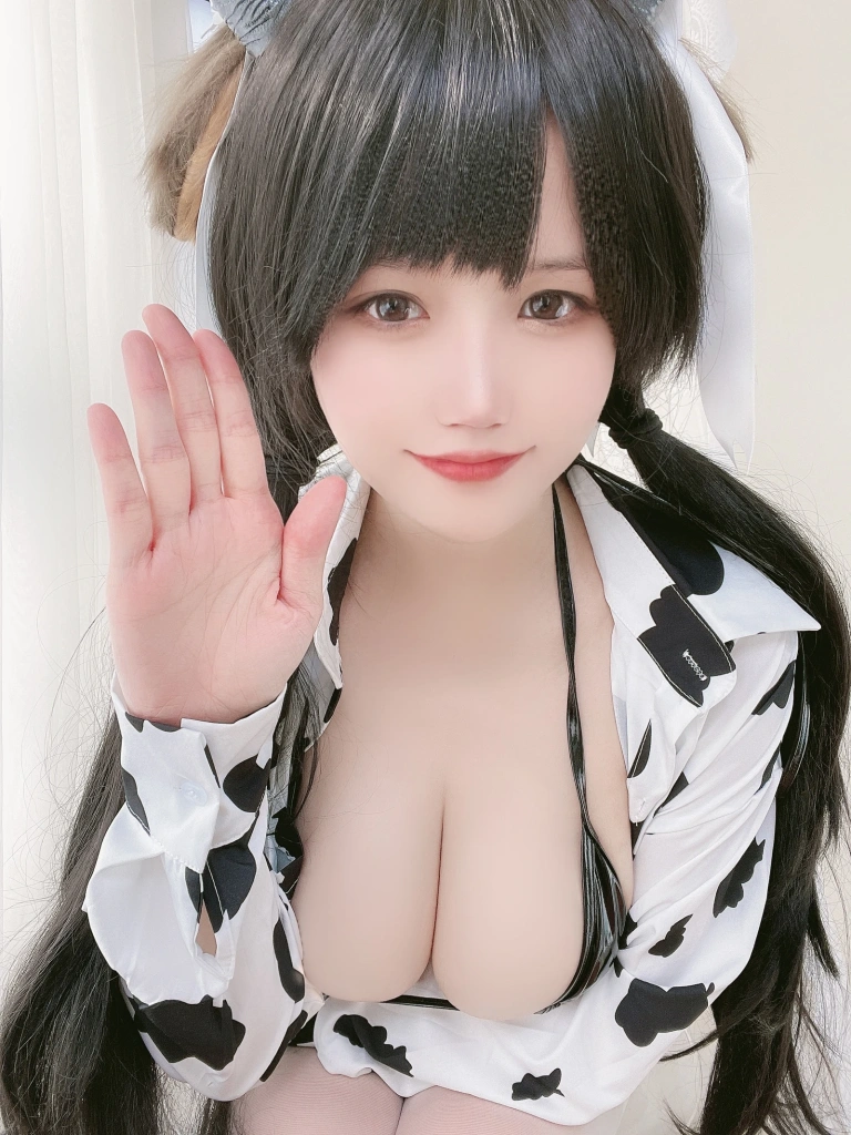 小仓千代《奶牛衬衣》主题写真：30张全套美图